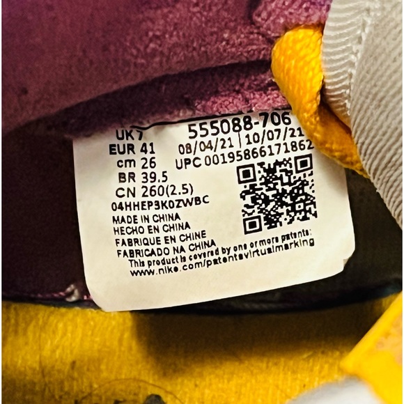Air Jordan 1 Retro High OG Men's
Color: University Gold/Light Bordeaux/White - Picture 9 of 9
